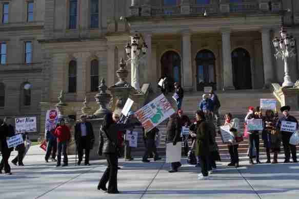 demonstration-at-state-capitol-2
